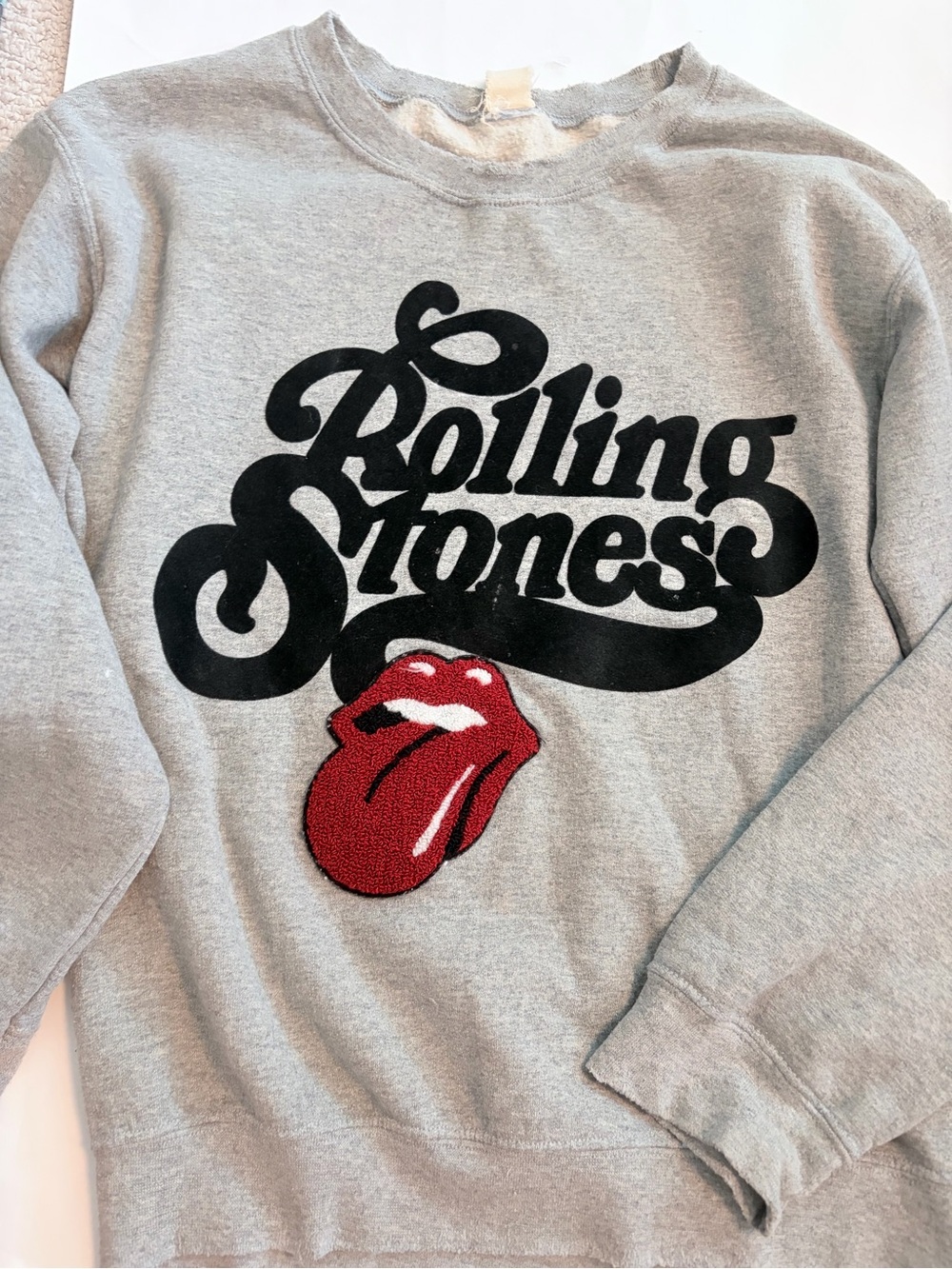 MADEWORN ROLLING STONES CHENILLE PATCH SWEATSHIRT SMALL